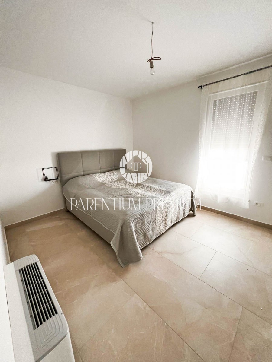 Nuova casa completamente arredata con cortile vicino a Parenzo