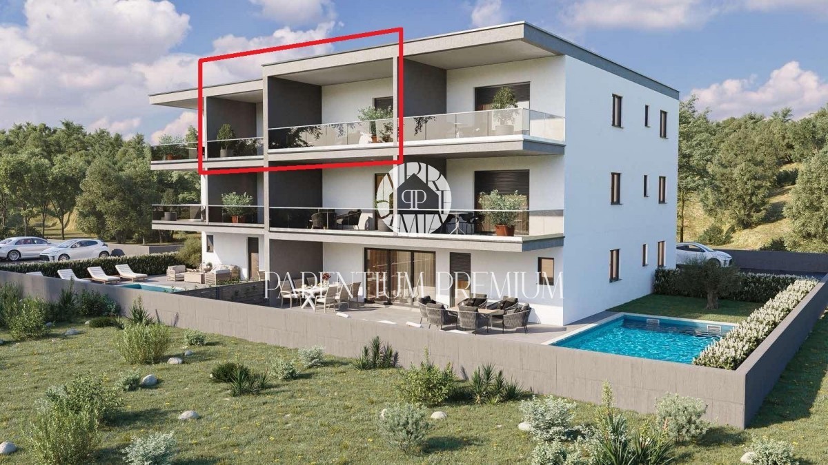 Moderno appartamento al 2° piano con 2 terrazzi e vista mare, vicino al centro, a 700 metri dal mare e dal porto turistico