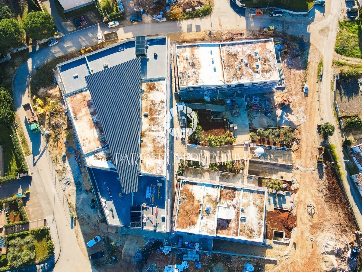 Fantastico appartamento vicino alla spiaggia, situato in un resort di lusso con piscina