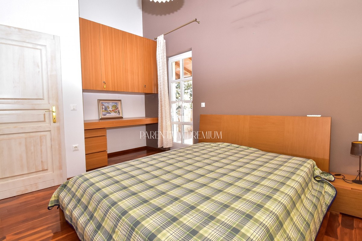 Casa bifamiliare mediterranea con piscina – A solo 1 km dal mare