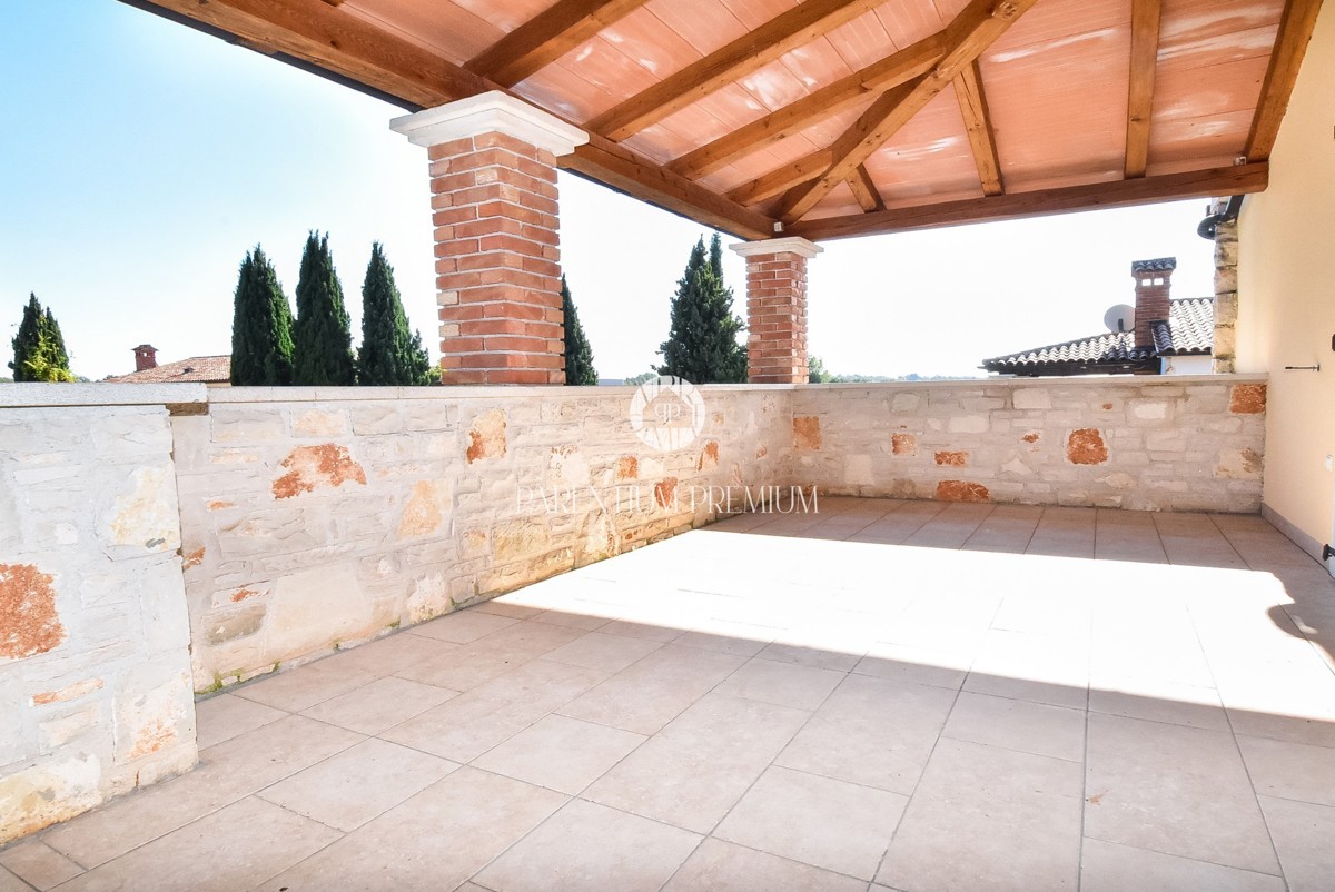 Casa bifamiliare mediterranea con piscina – A solo 1 km dal mare