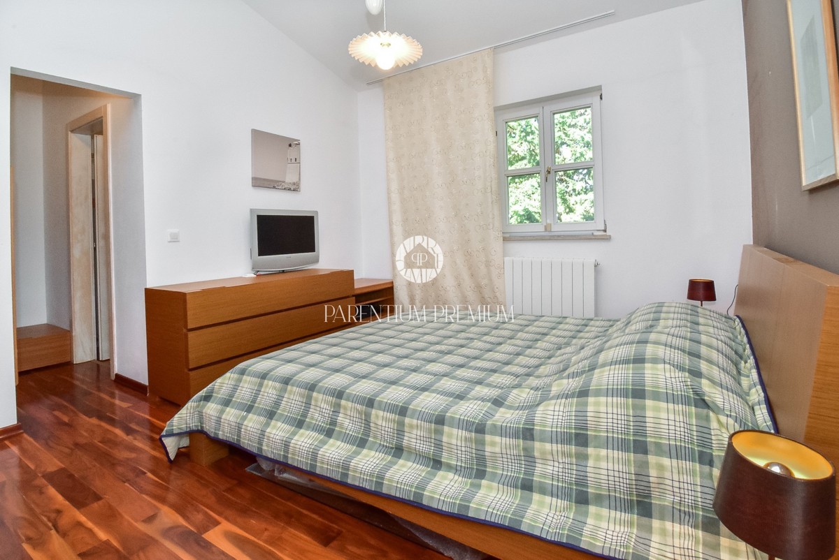 Casa bifamiliare mediterranea con piscina – A solo 1 km dal mare