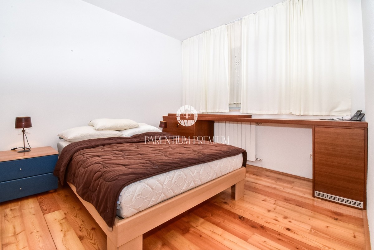 Casa bifamiliare mediterranea con piscina – A solo 1 km dal mare