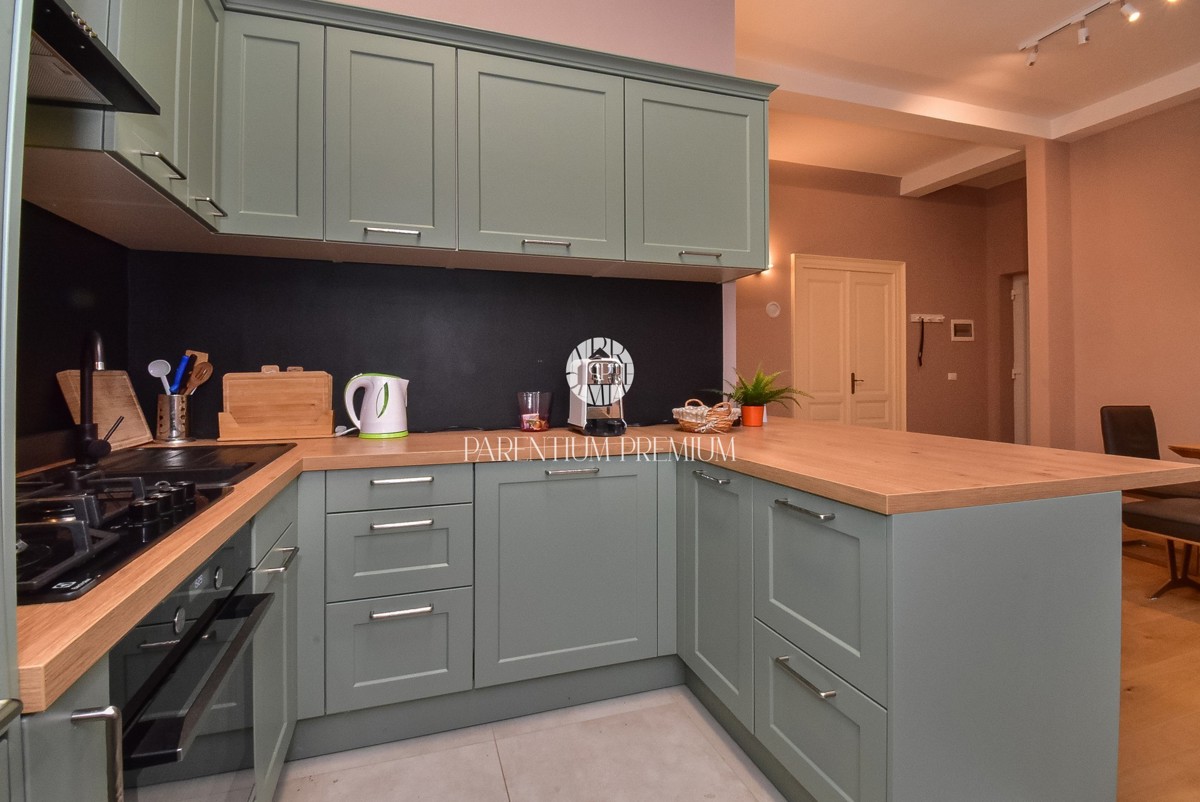 Pula - Appartamento spazioso in un'ottima posizione vicino al centro