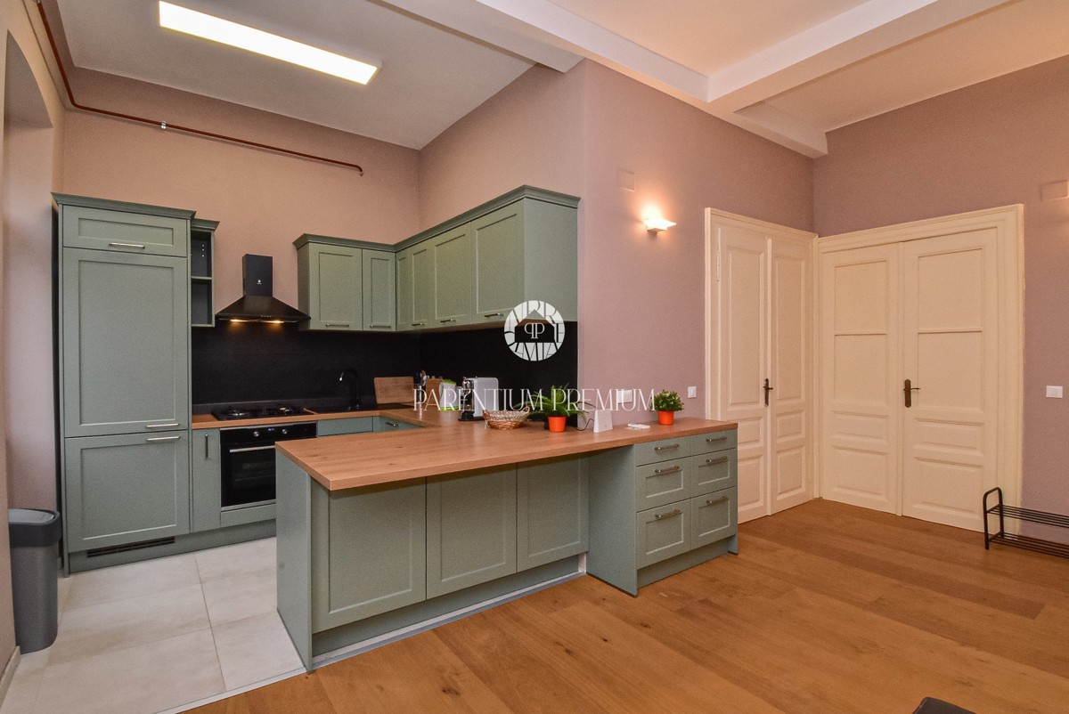 Pula - Appartamento spazioso in un'ottima posizione vicino al centro