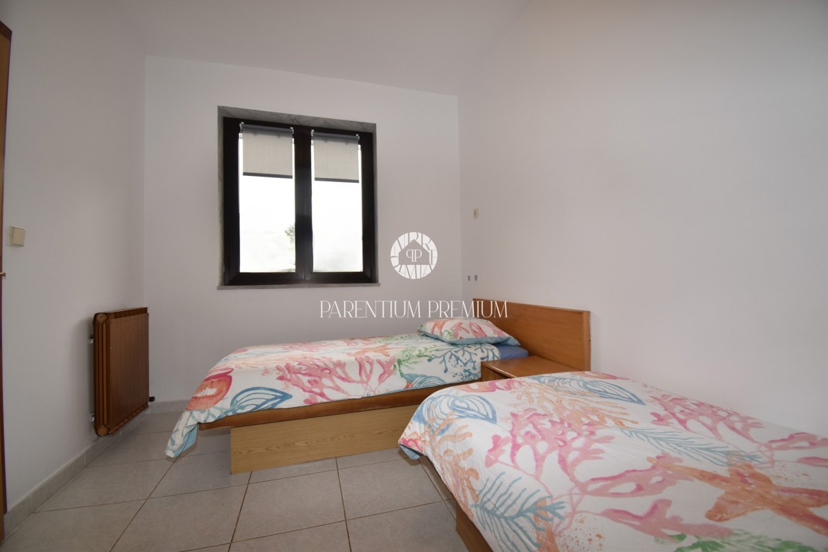 Funtana - Appartamento al piano terra con giardino e due camere da letto