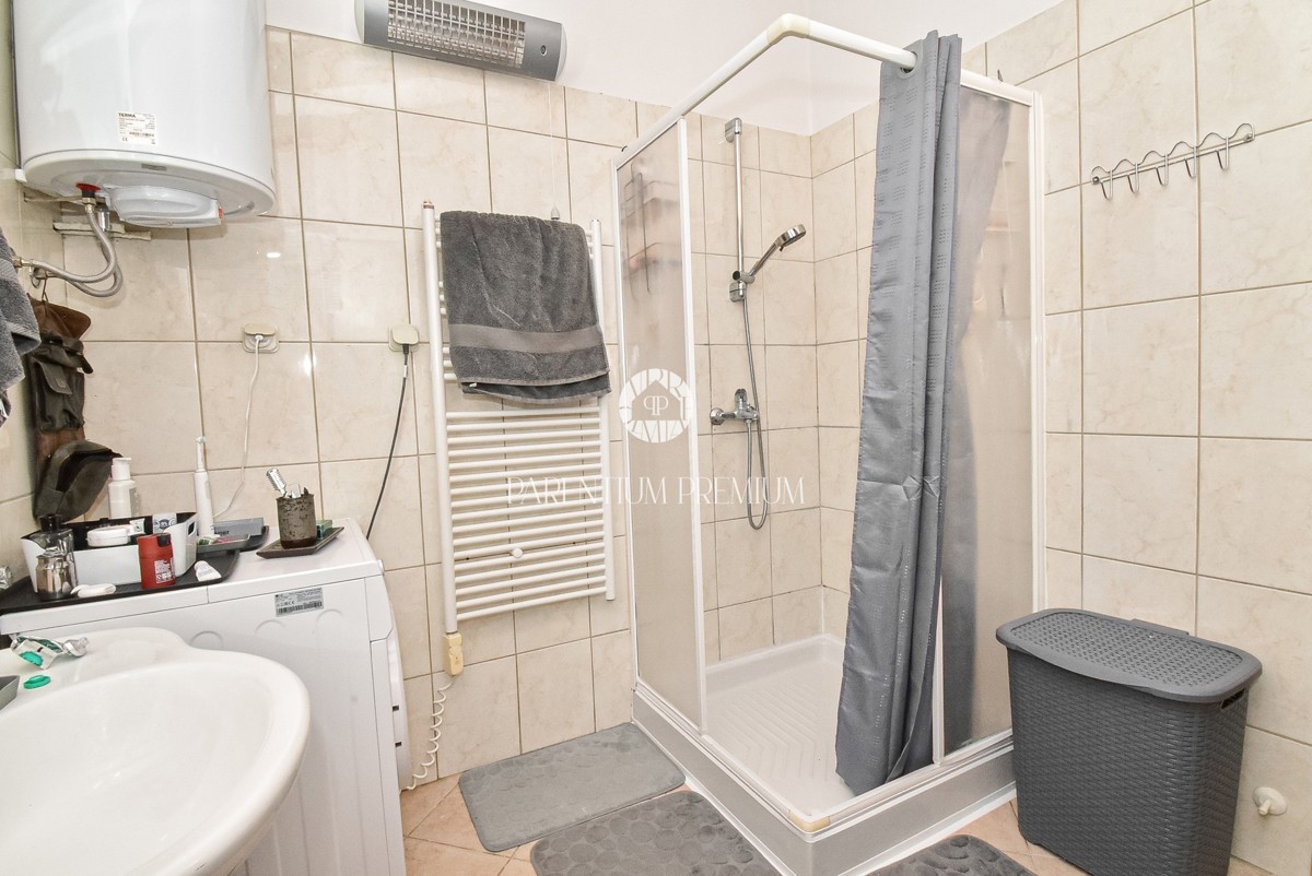 Accogliente casa bifamiliare con giardino privato e molta privacy ai margini del paese