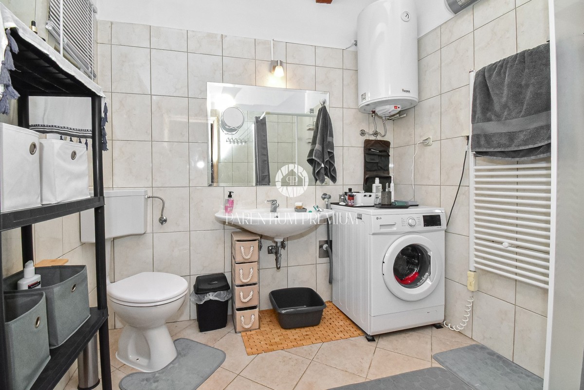 Accogliente casa bifamiliare con giardino privato e molta privacy ai margini del paese