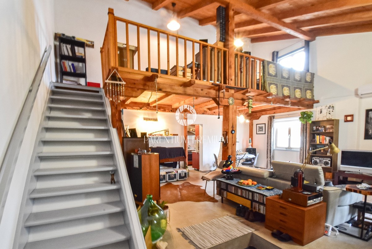 Accogliente casa bifamiliare con giardino privato e molta privacy ai margini del paese