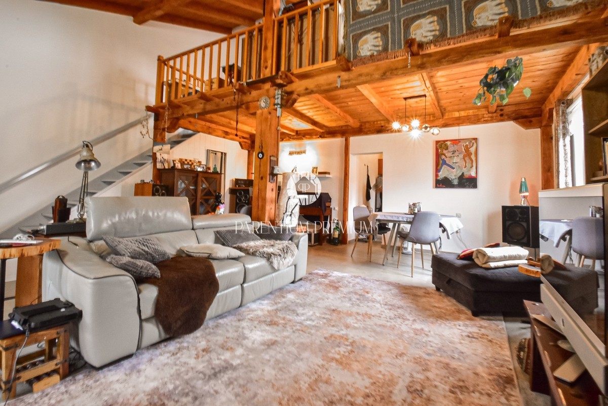 Accogliente casa bifamiliare con giardino privato e molta privacy ai margini del paese