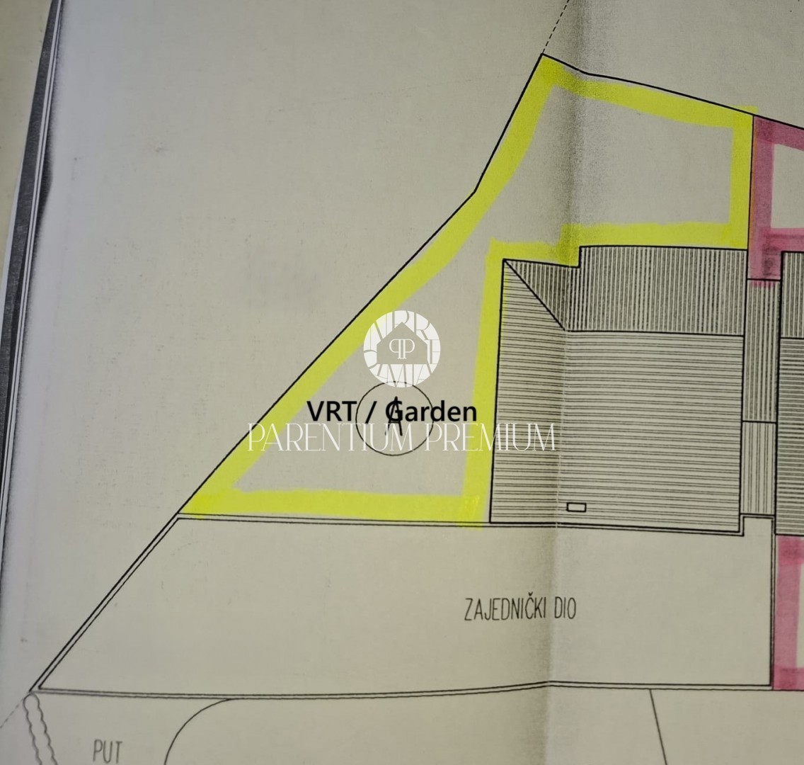 Accogliente casa bifamiliare con giardino privato e molta privacy ai margini del paese