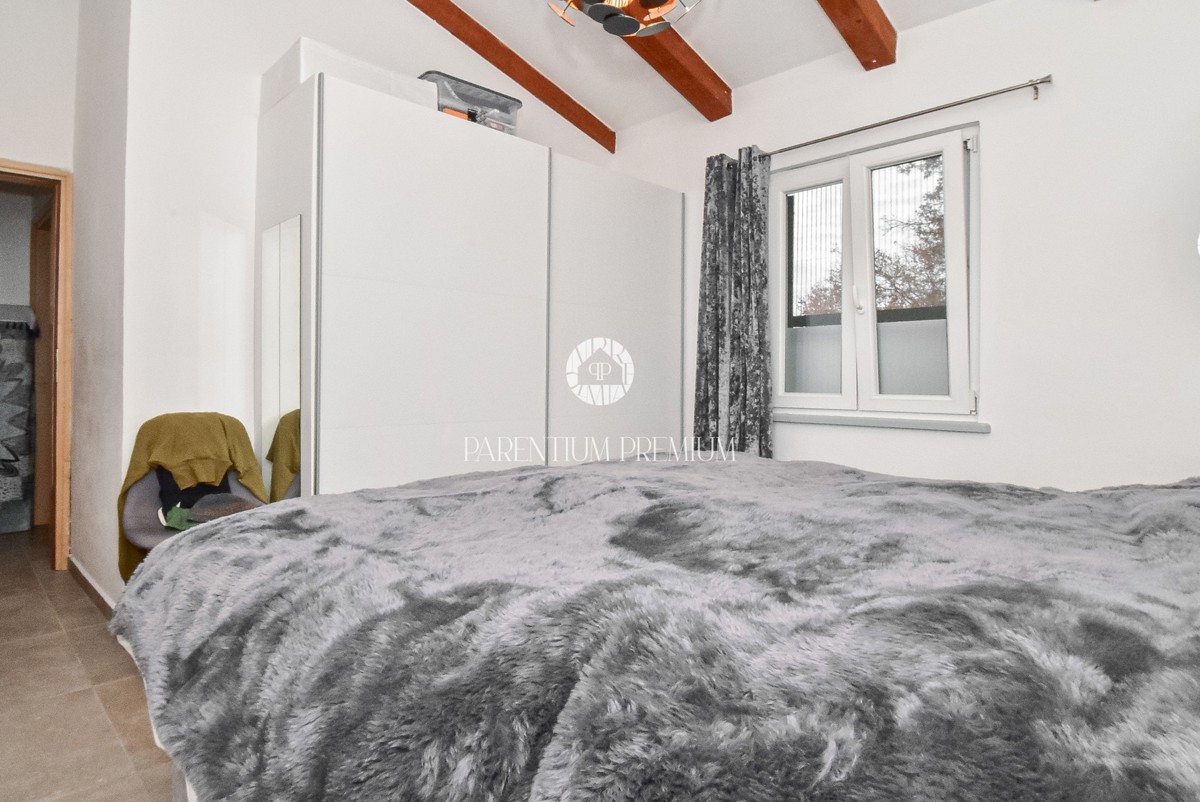 Accogliente casa bifamiliare con giardino privato e molta privacy ai margini del paese