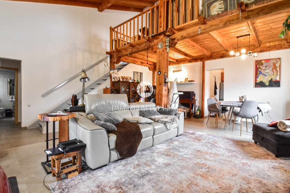 Accogliente casa bifamiliare con giardino privato e molta privacy ai margini del paese