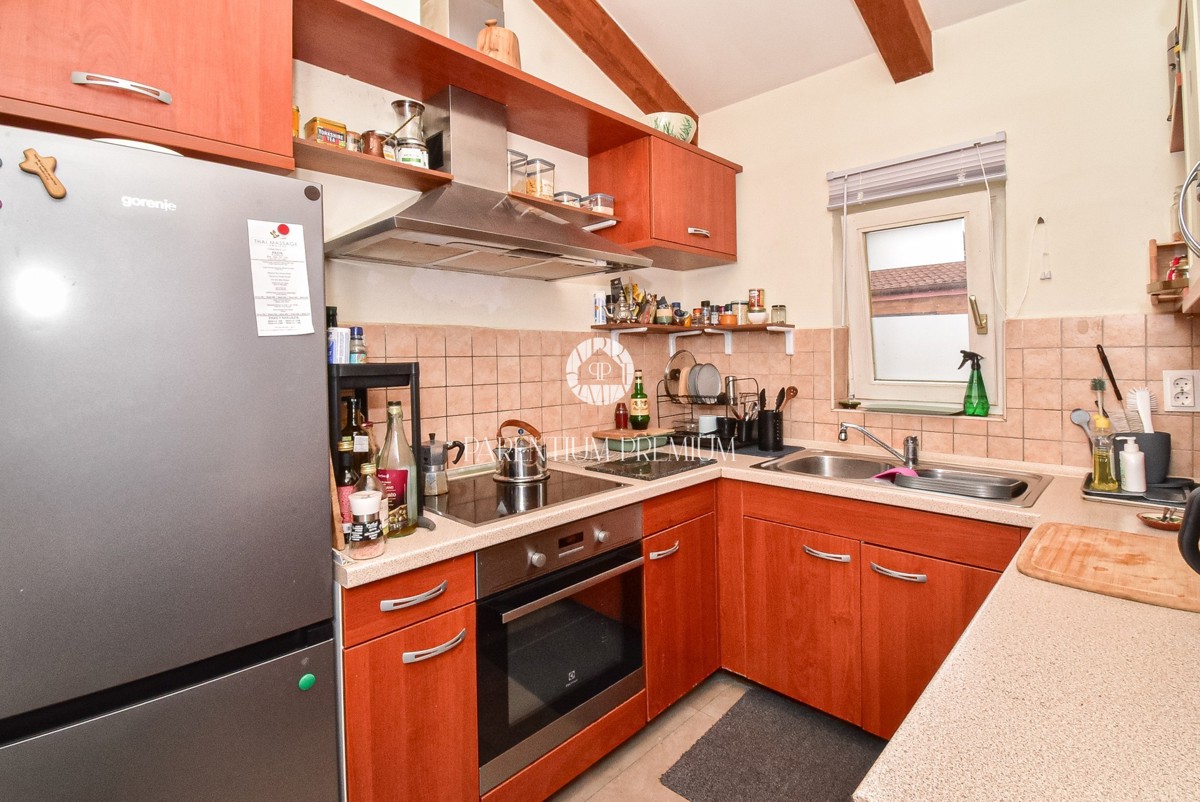 Accogliente casa bifamiliare con giardino privato e molta privacy ai margini del paese