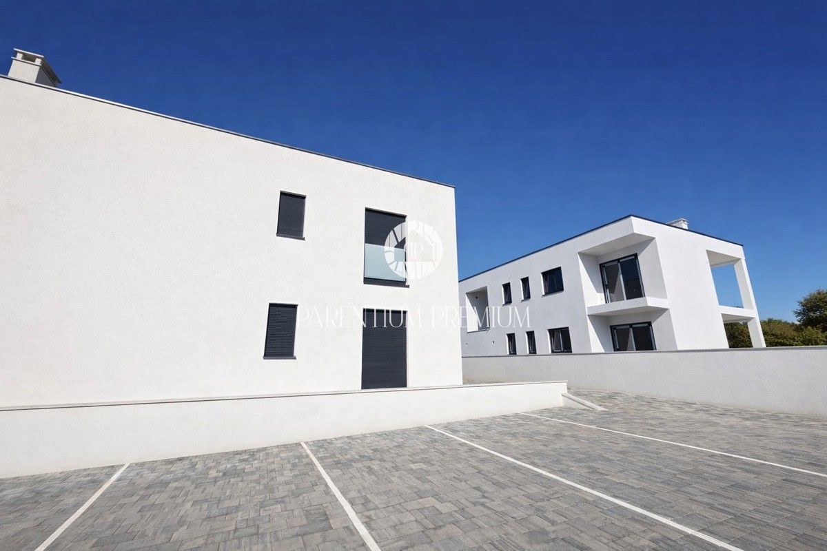 Appartamento al primo piano, a 1500m dal mare