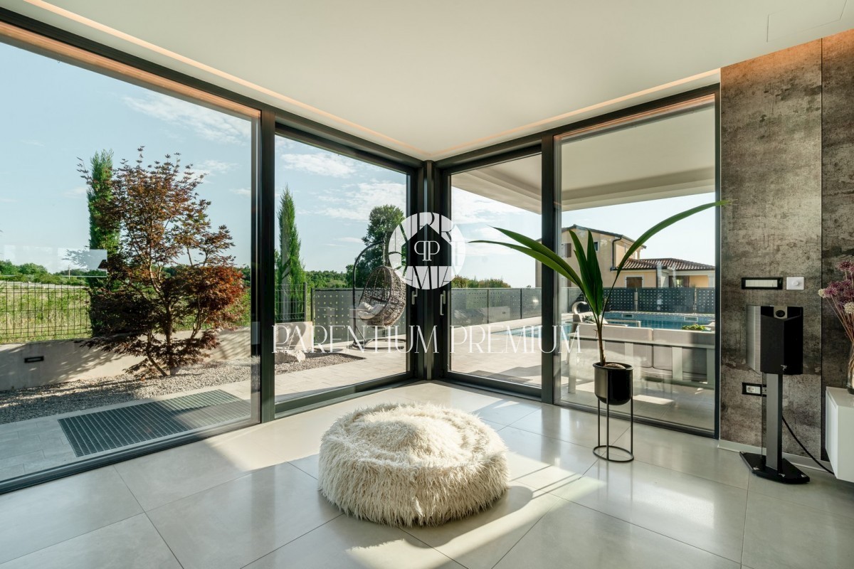 Villa di lusso dal design moderno e dallo stile