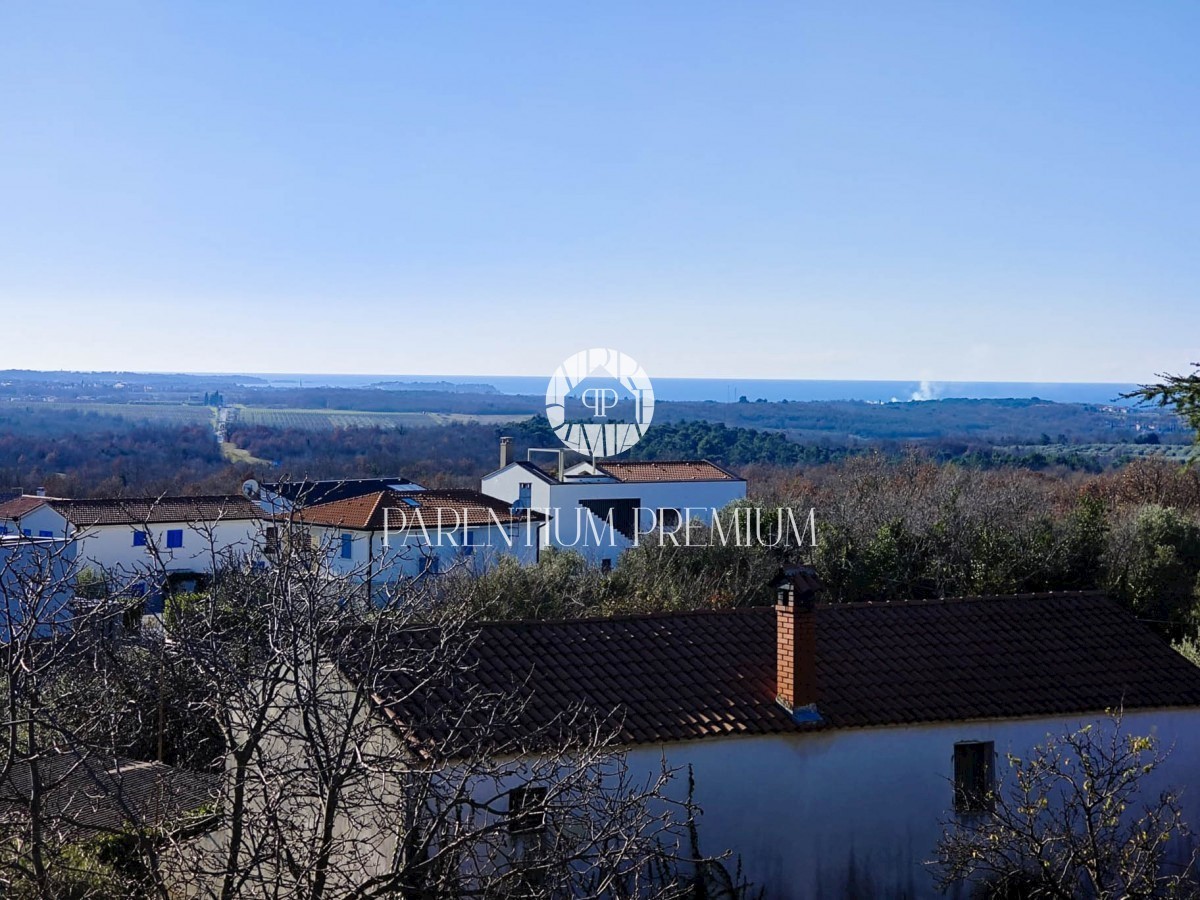 Appartamento di lusso con terrazza sul tetto e vasca idromassaggio e splendida vista sul mare