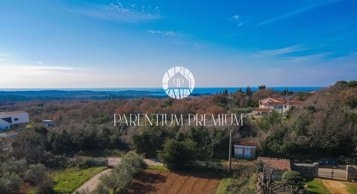 Appartamento di lusso con terrazza sul tetto e vasca idromassaggio e splendida vista sul mare