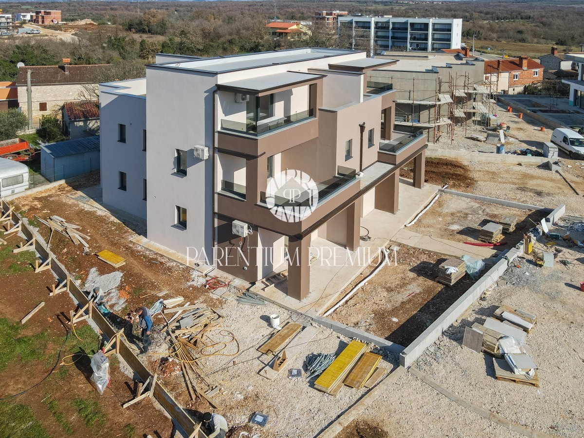 Lussuoso appartamento con terrazza sul tetto e jacuzzi con vista mare