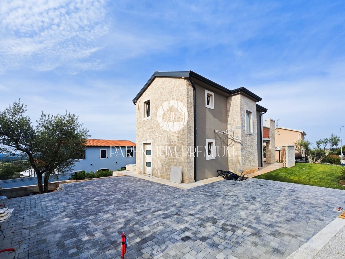 Villa in pietra in posizione tranquilla con bellissima vista panoramica sul mare