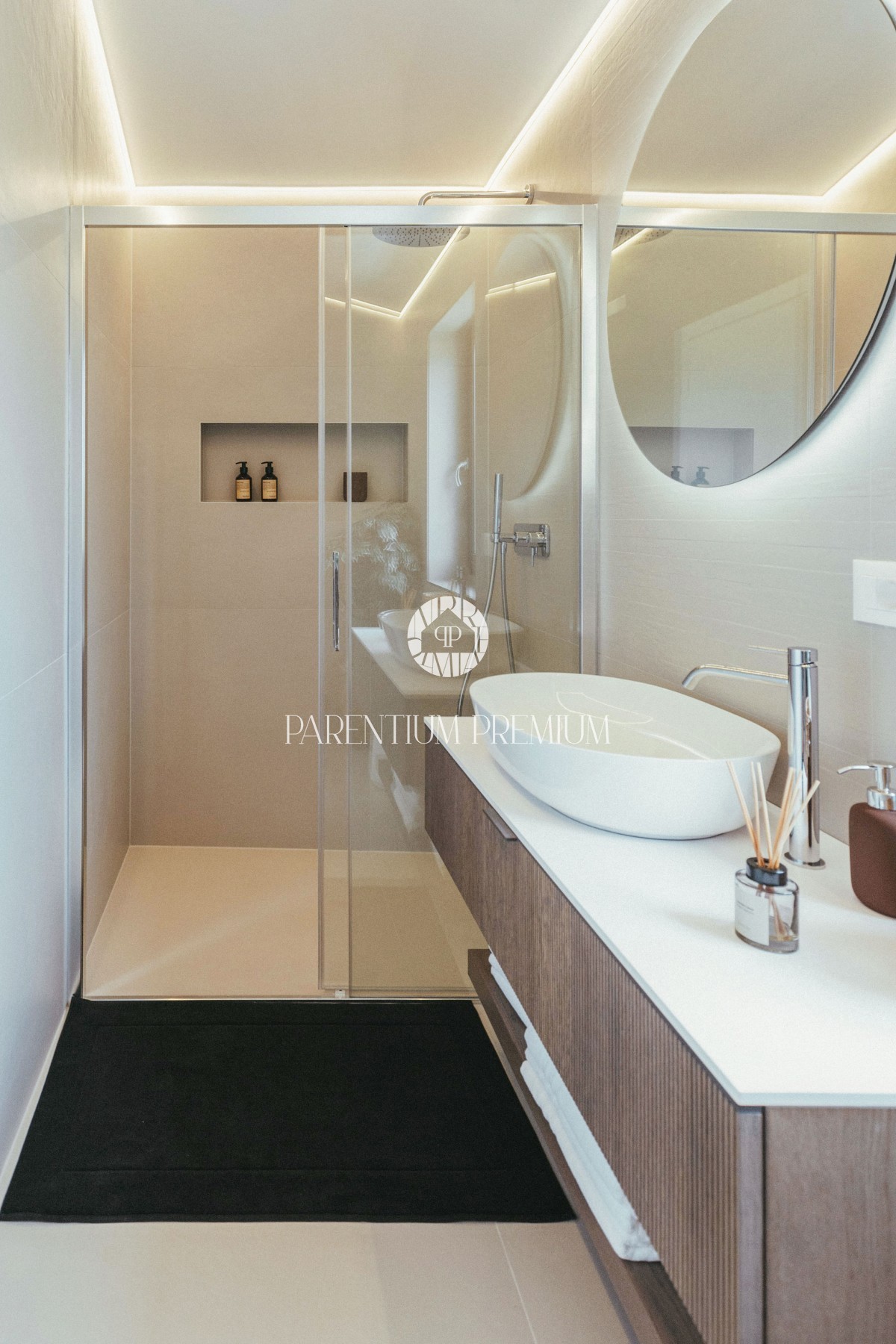 Bellissima villa di design a 5 km dal mare