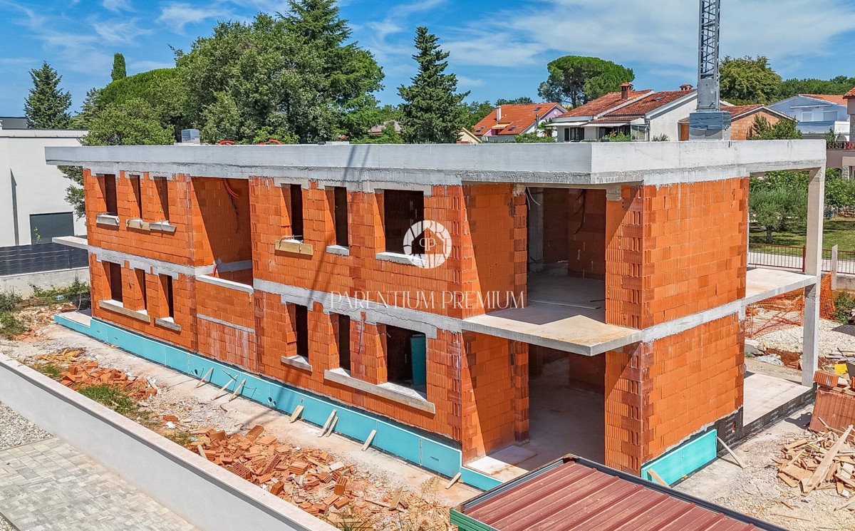 Appartamento al piano terra con giardino, a 1500 mt dal mare