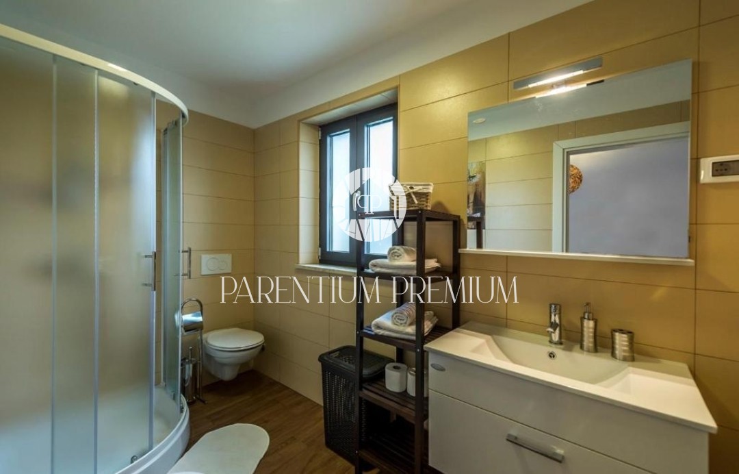 Bella casa su un ampio appezzamento di terreno