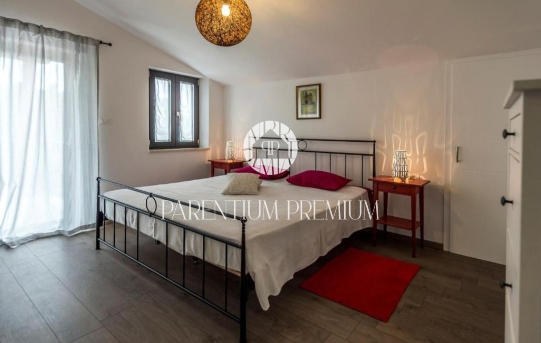 Bella casa su un ampio appezzamento di terreno