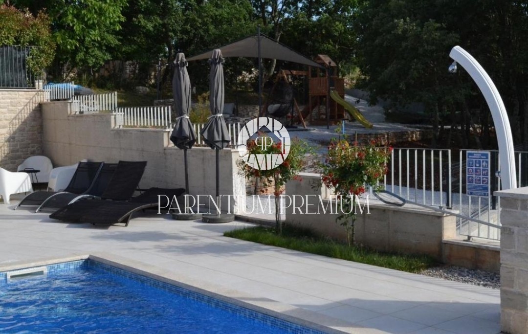 Bella casa su un ampio appezzamento di terreno