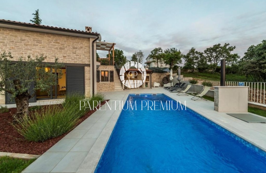 Bella casa su un ampio appezzamento di terreno