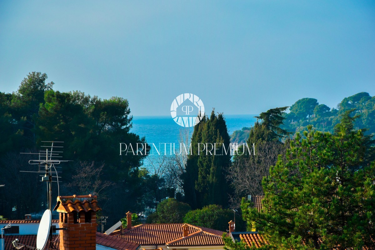 Parenzo, Novo Naselje: spazioso appartamento con vista sul mare e sulla foresta!