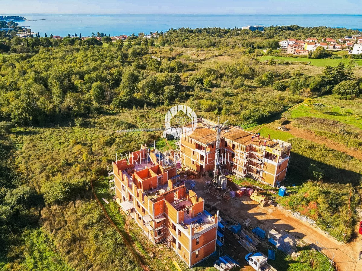 Ottimo appartamento al piano terra con giardino a 900 metri dal mare vicino a Parenzo