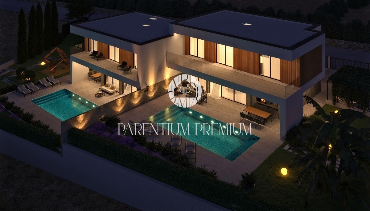 Villa di qualità con piscina riscaldata, mobili di design e incantevole vista sul mare