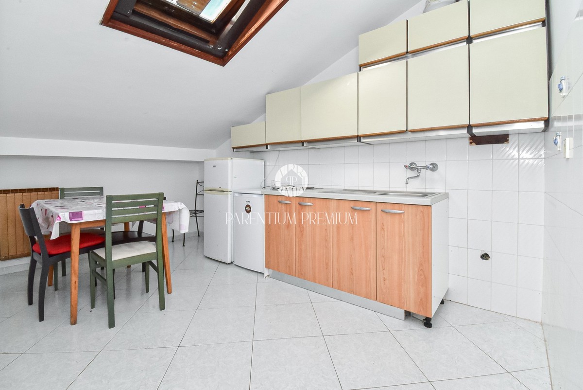 Funtana – Appartamento spazioso al secondo piano con tre camere da letto