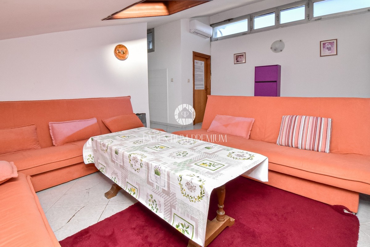 Funtana – Appartamento spazioso al secondo piano con tre camere da letto