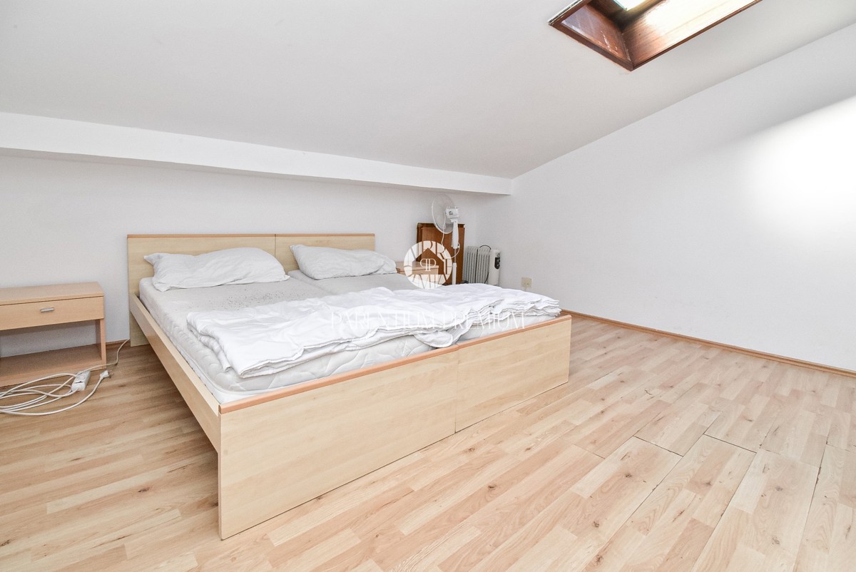 Funtana – Appartamento spazioso al secondo piano con tre camere da letto