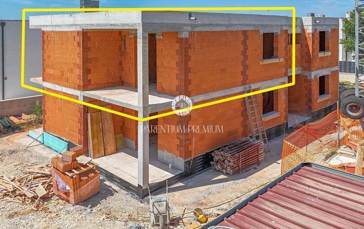 Esclusivo appartamento al primo piano, a 1500m dal mare