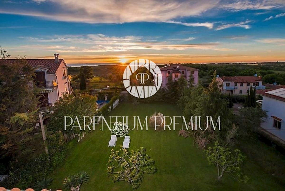 Immobile per investitori: Palazzina a Parenzo con 5 appartamenti con vista sul mare e sulla natura