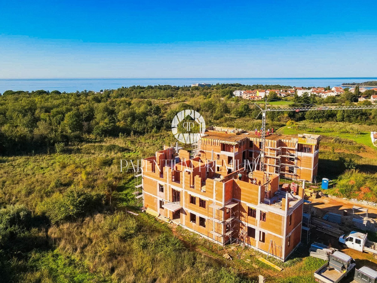 Moderno appartamento con terrazza e 3 camere da letto in una posizione tranquilla vicino al mare