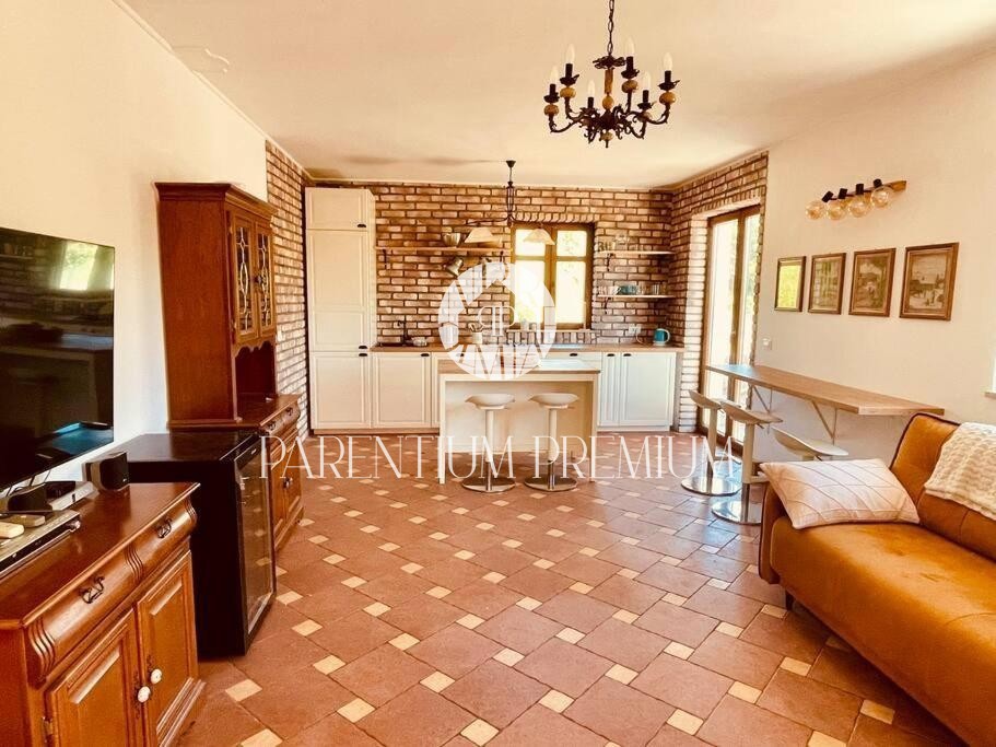 Opportunità!!! Casa in pietra con piscina e ampio giardino