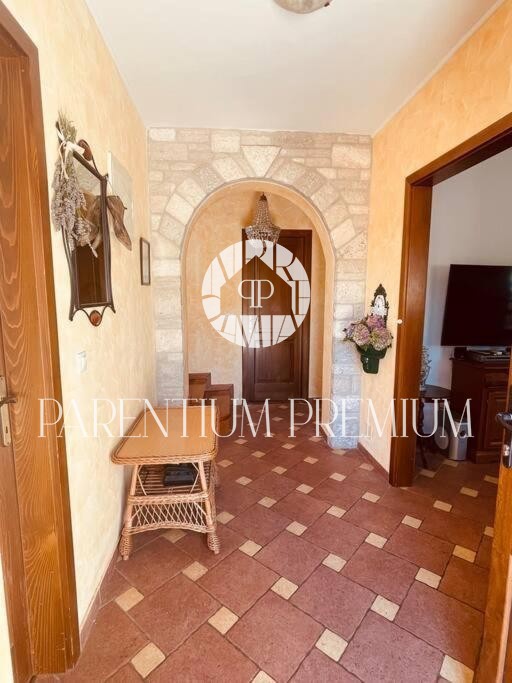 Opportunità!!! Casa in pietra con piscina e ampio giardino