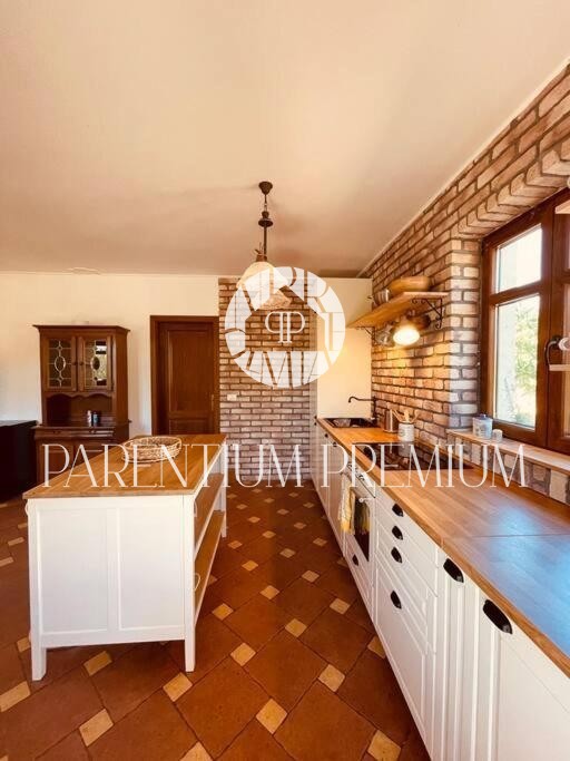Opportunità!!! Casa in pietra con piscina e ampio giardino