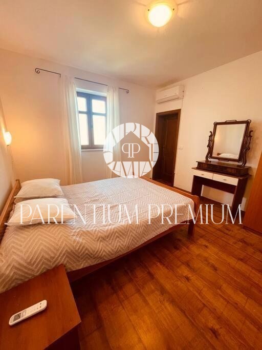 Opportunità!!! Casa in pietra con piscina e ampio giardino