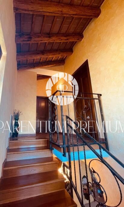 Opportunità!!! Casa in pietra con piscina e ampio giardino