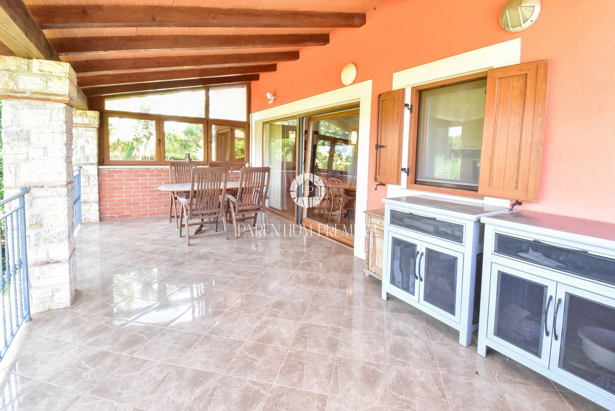 Casa indipendente con due appartamenti