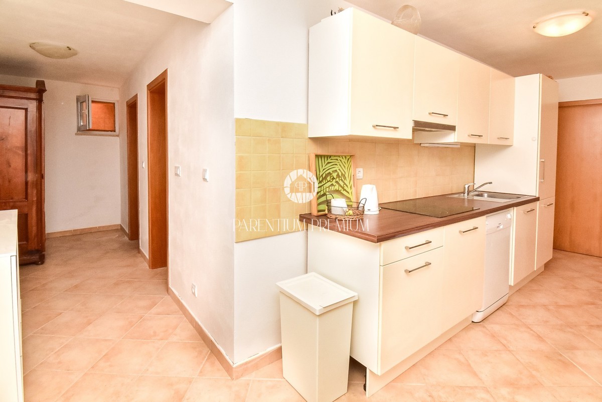 Casa indipendente con due appartamenti