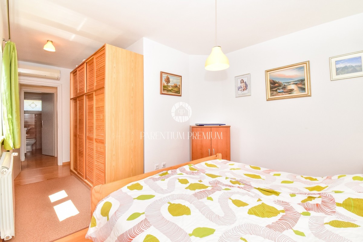 Casa indipendente con due appartamenti