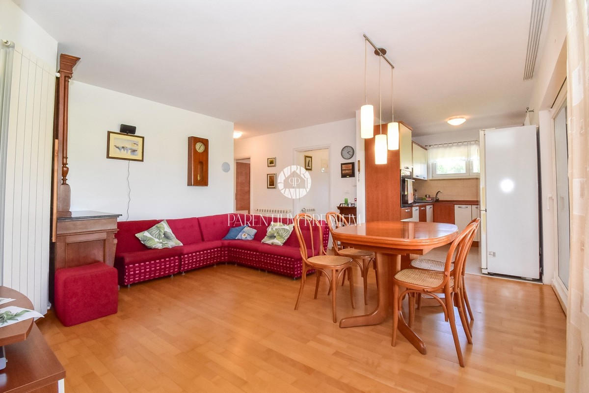 Casa indipendente con due appartamenti