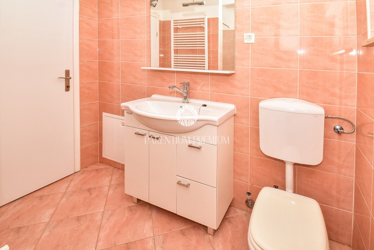 Casa indipendente con due appartamenti