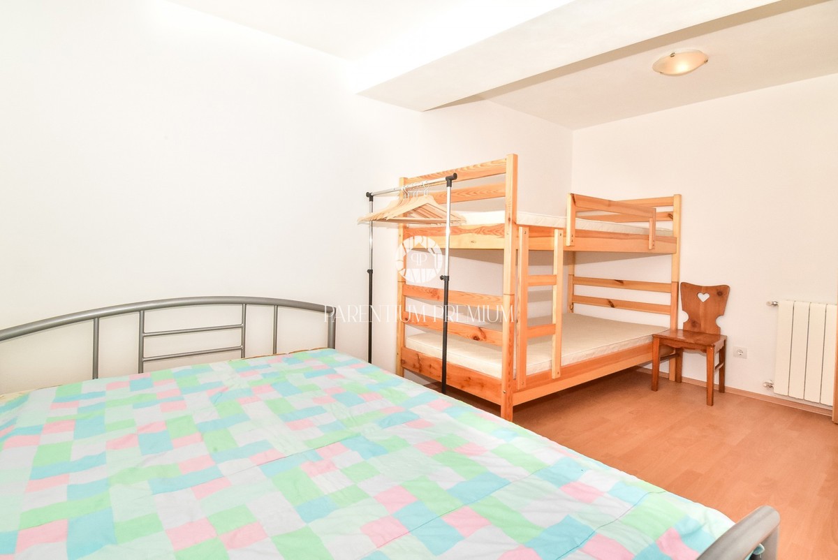 Casa indipendente con due appartamenti
